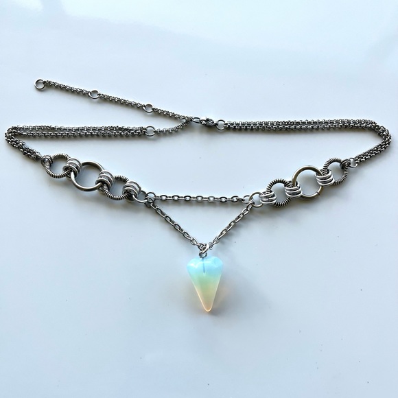 Handmade maille steel choker necklace with iridescent opalite pendulum charm . - Picture 5 of 12